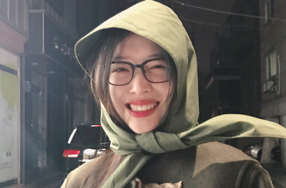 Sempat Foto 'Normal', Sulli Bikin Geger Kembali Pose Tak Pakai Bra