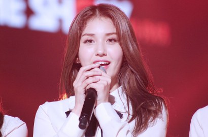 Bukti Jeon Somi Tetap Cantik Walau Tak Tersenyum