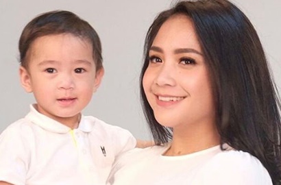 Nagita Slavina Ajari Rafathar Baca Doa, Netter Bandingkan dengan Ayu Ting Ting