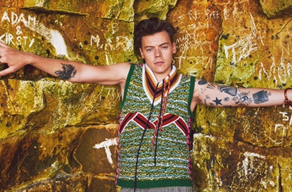 Dekati Aktris Cantik di Media Sosial, Inikah Kekasih Baru Harry Styles?