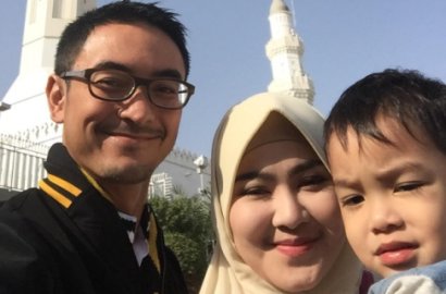 Berlatar Kabah, Pesan Romantis Zumi Zola ke Istri Ini Menyentuh