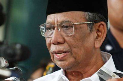 Kehilangan Sosok Berharga, Pemakaman KH Hasyim Muzadi Dihadiri Orang-Orang Penting