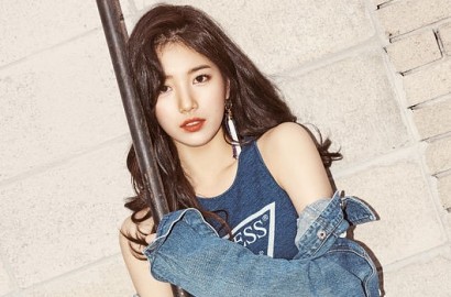 Santai Pakai Denim, Suzy Umbar Pundak Mulus di Foto Ini