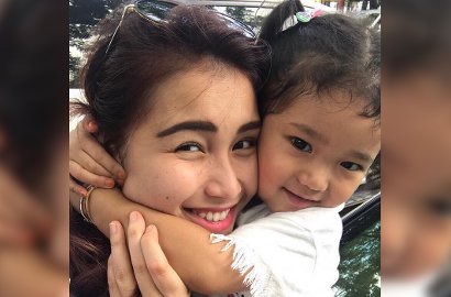 Ayu Ting Ting Dituding Terobsesi Hingga Paksa Anak Ikut Balet, Netter: Kasihan Bilqis