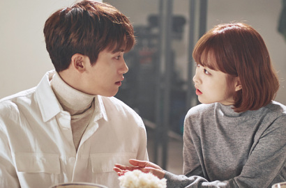 Hyungsik-Park Bo Young Dansa Bak Pasangan Kerajaan di 'Strong Woman'