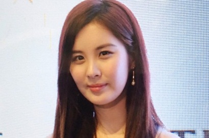 Cantik Tebarkan Cinta di Bandara, Seohyun SNSD Sudah Pulang dari Bali?