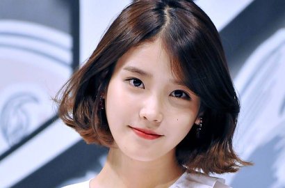 Ala Poster Film, IU Anggun di Teaser Foto Single Pre-Rilis 'Night Letter'