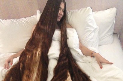 Miliki Rambut Sepanjang 2 Meter, Wanita Ini Nggak Pernah Potong Selama 20 Tahun