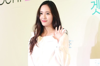 Malu-Malu Disuruh Aegyo, Krystal Super Cantik di Acara Ini