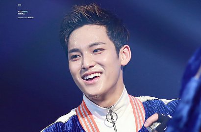 Seksi Abis, Lengan Berotot Mingyu Seventeen Dijamin Bikin Fans Meleleh