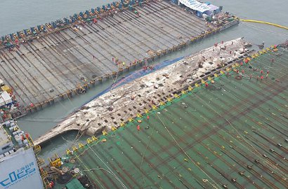 Diangkat Setelah Tiga Tahun Karam, Ini Respon Keluarga Korban Feri Sewol