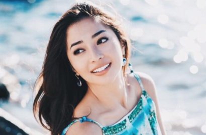 Dipangku Pacar dan Pamer Belahan Dada, Nikita Willy Disindir Habis-Habisan