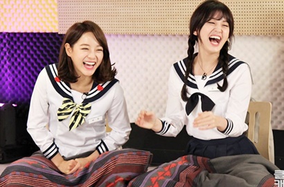 Kim Sejeong Akui Senang Pegang Tubuh Jeon Somi Karena Ini