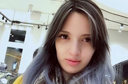 Foto: Cantik Maksimal, Pemotretan Kehamilan Nia Ramadhani Dipenuhi Bunga-Bunga