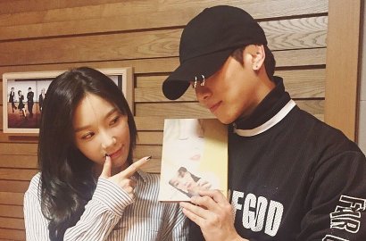 Kelewat Dekat, Awas Cemburu Lihat Foto-Foto 'Mesra' Jonghyun-Tae Yeon Ini