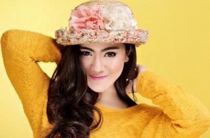 Pamer Pakai Hijab Cantik di 'Dunia Terbalik', Felicya Angelista Banjir Pujian
