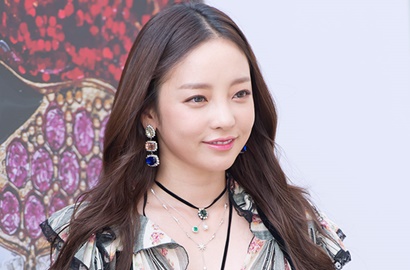 Goo Hara Pakai Baju Semi Transparan, Netter Malah Curiga Baru Oplas