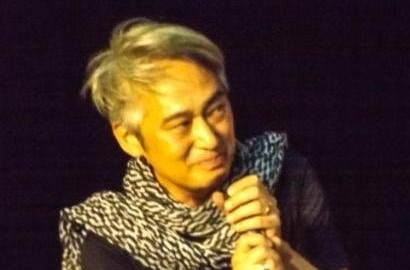 Para Member JKT48 Berpakaian Serba Hitam Melepas Kepergian Sang Manajer