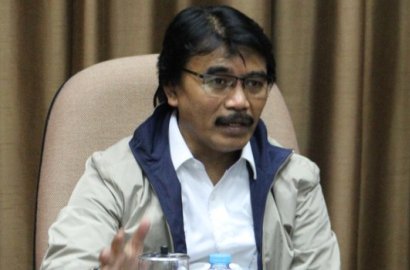 Heboh Foto Pramuka Makan Nasi Beralaskan Tanah, Ini Kata Adhyaksa Dault