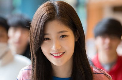 Gaya Fashion Kerap Dikritik, Penampilan Jung Chae Yeon Kali Ini Tuai Pujian