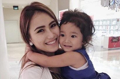 Bilqis Nari Balet Cuma Pakai Celana Dalam, Ibu Ayu Ting Ting Diomeli Soal Pedofil