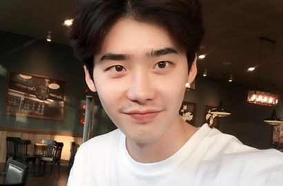 'Whisper' Tayang Perdana, Manisnya Lee Jong Suk Beri Semangat Lee Bo Young