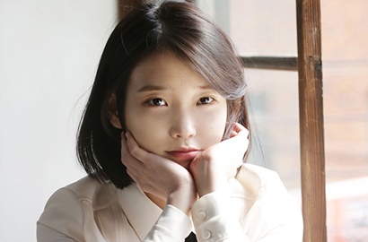 Sukses Rilis 'Through the Night', IU Posting Deretan Foto Cantik Ini