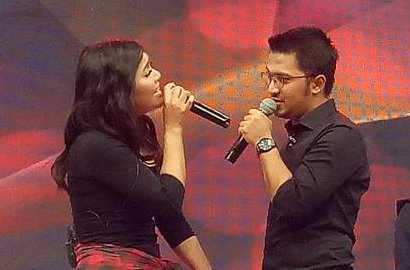 Suguhkan Kemesraan Ihsan Tarore dan Denada, 'Dahsyat' Bikin Netter Ketagihan