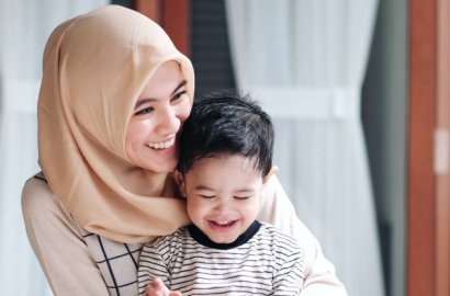 Menyentuh, Putra Alyssa Soebandono Sudah Bisa Ingatkan Tutup Aurat Saat Selfie