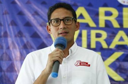 Djarot Nilai Prorgam KJP Plus Tak Bisa Dilanjutkan, Ini Tanggapan Sandiaga