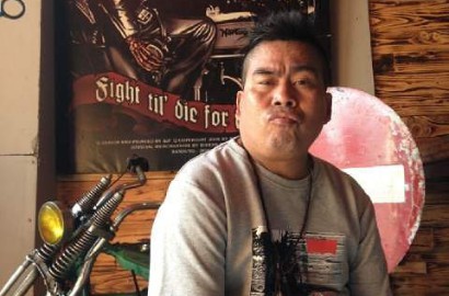 Sakit Infeksi Paru-Paru dan Batu Darah, Romantisnya Bopak Castello Disuapi Istri Muda