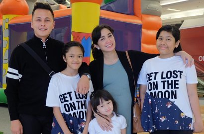 FOTO: Unik, Pemotretan Keluarga Andhika Pratama-Ussy Sulistiawaty Bertema Polkadot