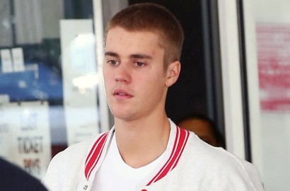 Justin Bieber Kepergok Intim dengan Seorang Wanita Seksi di Mobil, Pacar Baru?