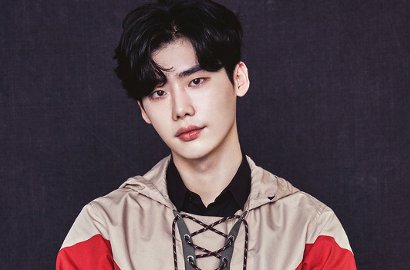 Bareng Model Cantik, Awas Cemburu Lihat Pose 'Mesra' Lee Jong Suk di Iklan Ini