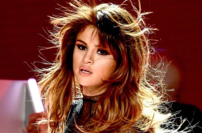 Selena Gomez Rilis Lagu Baru Bernuansa Suram