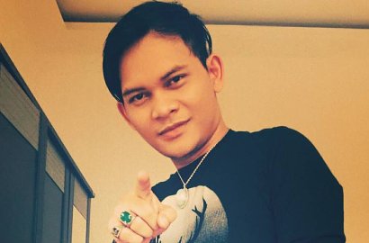 Julia Perez Tak Kunjung Sembuh, Mbah Mijan Turun Tangan