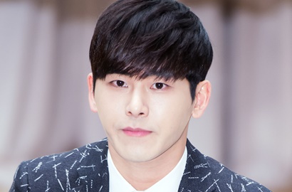 Hoya Infinite Nggak Nyangka Ultahnya Bakal Dirayakan 'Radiant Office'