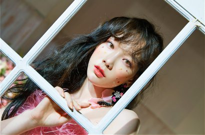 Tae Yeon Mempesona Bak Dewi di Deretan Teaser Album Deluxe 'My Voice'