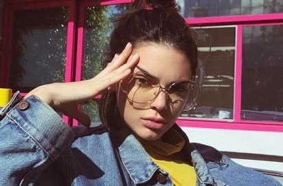 Unggah Video, Kendall Jenner Tunjukan Cara Unik Pamer Bagian Intim