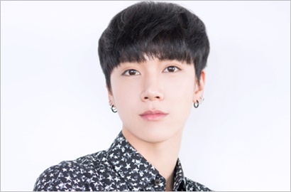 Tak Penuhi Panggilan Wamil di Thailand, Ten NCT Muncul Pakai Kursi Roda