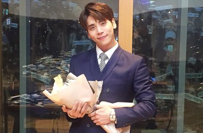 Chubby dan Pakai Make Up Tipis di Bandara, Jonghyun SHINee Bikin Netter Gemas