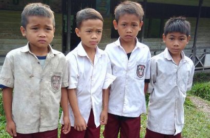 Memprihatinkan, Video Viral Bocah SD di Perbatasan Minta Tas Kepada Jokowi