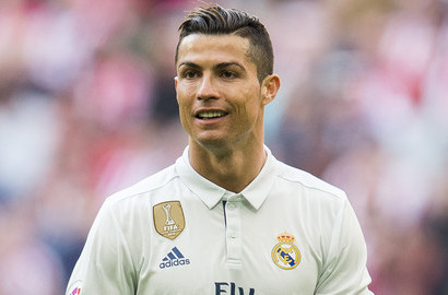 Berita dan Gosip tentang Cristiano Ronaldo. Tulisan ...