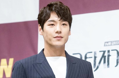 Lawan Yoo Ah In di 'Chicago Typewriter', Kwak Si Yang Merasa Terbebani