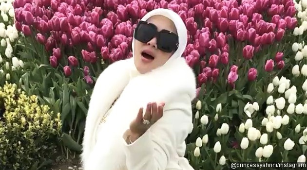 FOTO: Syahrini Liburan Sekaligus Syuting Video Religi 'I Love You Allah' di Turki