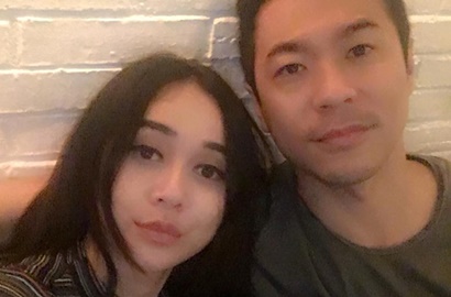 Kerap Mesra dengan Sandy Thema, Aura Kasih Bantah Punya Pacar