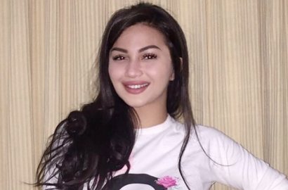 'Diadu' dengan Yuni Shara di Foto Ini, Ariel Tatum Disindir Habis-Habisan oleh Netter