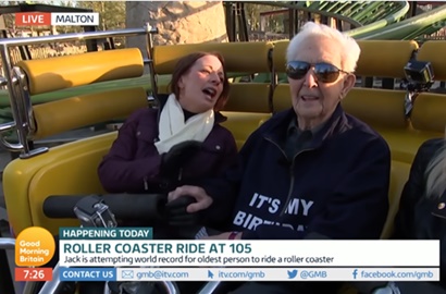 Cetak Rekor Dunia, Kakek 105 Tahun Ini Masih Berani Naik Roller Coaster
