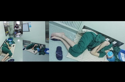 Kelelahan, Foto Viral Dokter Tidur di Lantai Rumah Sakit Tuai Pujian Netizen