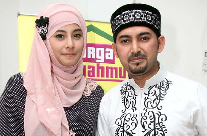 Ustad Al Habsyi Lebih Sering Ajak Istri Kedua Saat Ceramah, Ini Pembelaan Ayah Putri Aisyah